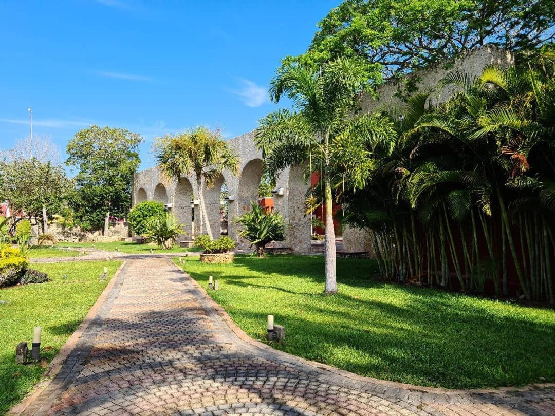 Hacienda Santa Cruz Merida Hotel Exterior photo